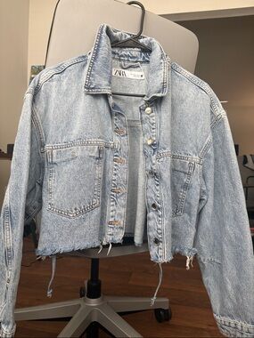 ZARA Light Wash Cropped Denim Jacket - Pale Blue